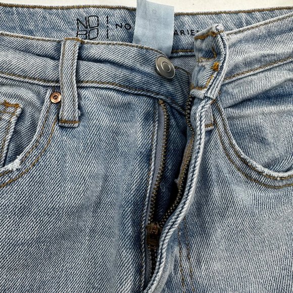 No Boundaries Women's Size 9 Straight Leg Distressed Med Wash Jean Blue Preowned - Picture 13 of 16